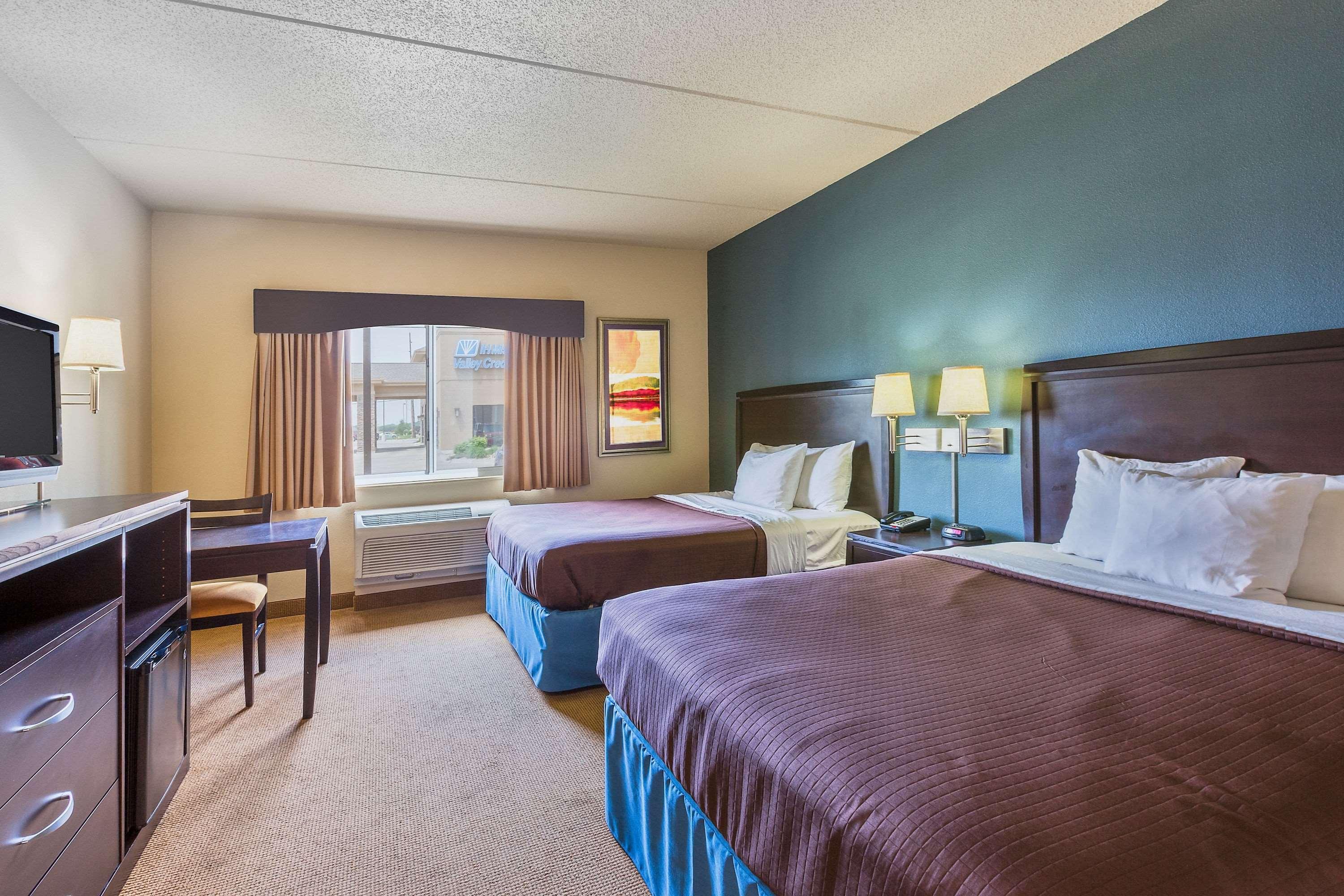 Americinn By Wyndham Monmouth Esterno foto