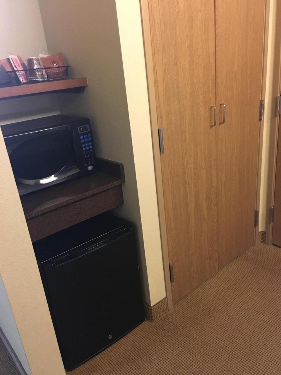 Americinn By Wyndham Monmouth Esterno foto