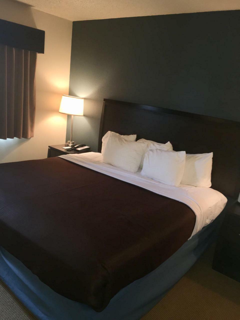Americinn By Wyndham Monmouth Esterno foto